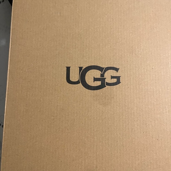 UGG Maxi graphic red slides - Picture 12 of 12